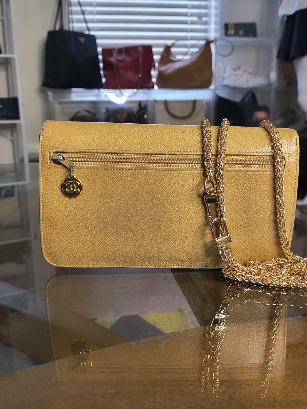 🔹Authentic Vintage Timeless Chanel Rare Mustard Caviar CC Clutch Made In France - Picture 4 of 9